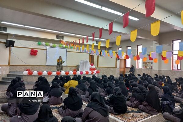 استقبال سالروز میلاد منجی عالم بشریت در مدارس