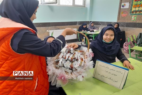 برپایی جشن نیمه شعبان در مدارس چهاردانگه