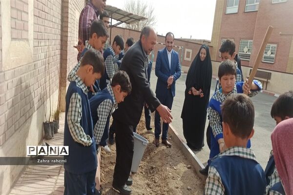مراسم روز درختکاری در مدرسه جلوه حق و شهدای برکت طغان بخش جوادآباد