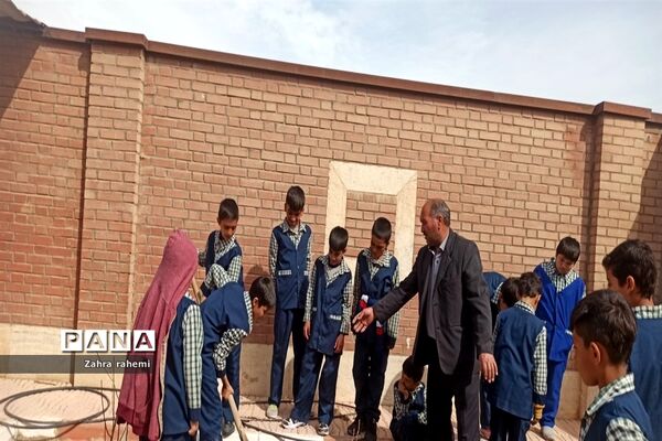 مراسم روز درختکاری در مدرسه جلوه حق و شهدای برکت طغان بخش جوادآباد