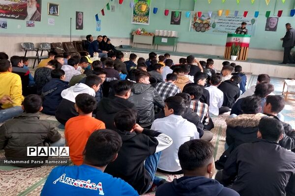 جشن میلاد امام زمان( عج)در آموزشگاه شهید طباطبایی محمد آباد عرب‌ها بخش جوادآباد