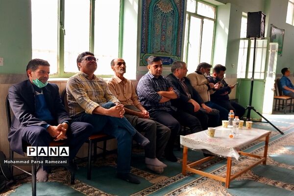 جشن میلاد امام زمان( عج)در آموزشگاه شهید طباطبایی محمد آباد عرب‌ها بخش جوادآباد