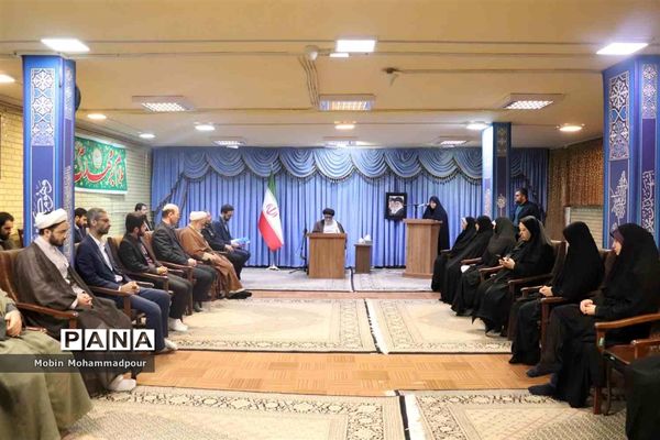 دیدار و تجلیل از مربیان فعال اتحادیه انجمن‌های اسلامی دانش‌آموزی آذربایجان شرقی