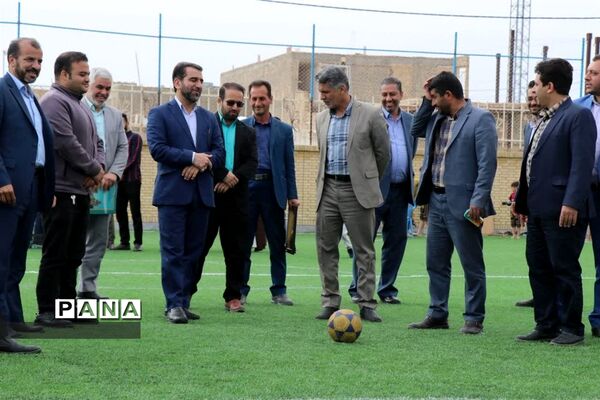 افتتاح ۲ زمین چمن مصنوعی با حضور معاون استاندار در ابرکوه