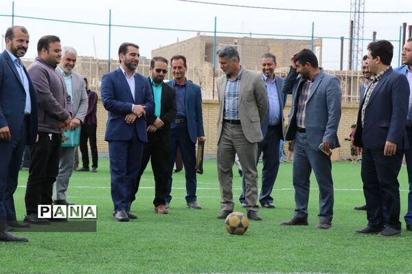 افتتاح ۲ زمین چمن مصنوعی با حضور معاون استاندار در ابرکوه