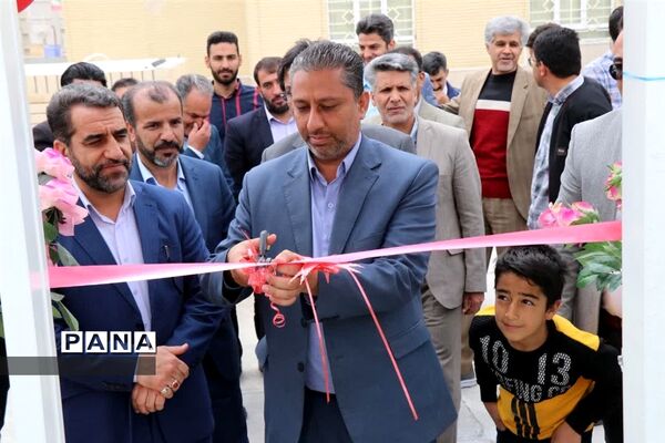 افتتاح ۲ زمین چمن مصنوعی با حضور معاون استاندار در ابرکوه