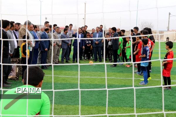افتتاح ۲ زمین چمن مصنوعی با حضور معاون استاندار در ابرکوه