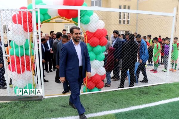 افتتاح ۲ زمین چمن مصنوعی با حضور معاون استاندار در ابرکوه