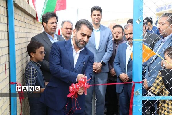 افتتاح ۲ زمین چمن مصنوعی با حضور معاون استاندار در ابرکوه