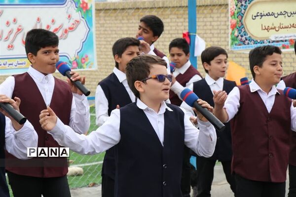 افتتاح ۲ زمین چمن مصنوعی با حضور معاون استاندار در ابرکوه