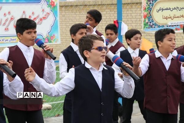 افتتاح ۲ زمین چمن مصنوعی با حضور معاون استاندار در ابرکوه