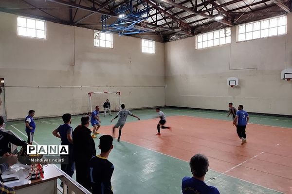 برگزاری جام «پدرپسری» فوتسال در دبیرستان استعدادهای درخشان شهید بهشتی رودهن