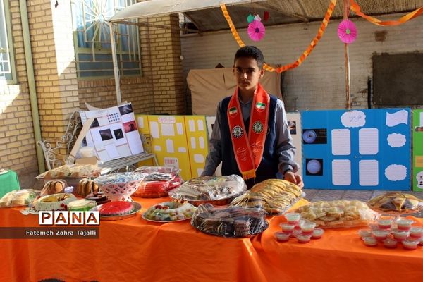 نواختن زنگ درختکاری در مدرسه گلستان شهرستان سمنان -1