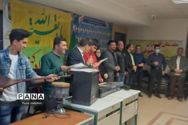جشن نیمه شعبان و انتظار در هنرستان آیت‌الله هاشمی رفسنجانی رودهن