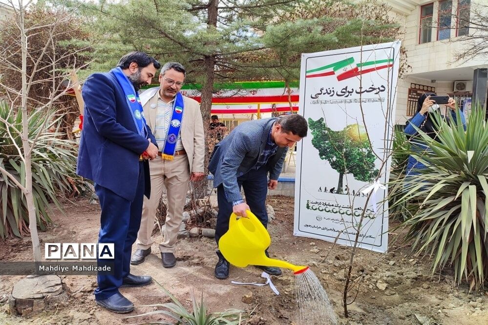 مراسم استانی روز درختکاری در ناحیه ۶ مشهد