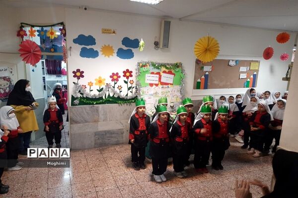 جشن نیمه شعبان در دبستان حقیقت منطقه ۱۳