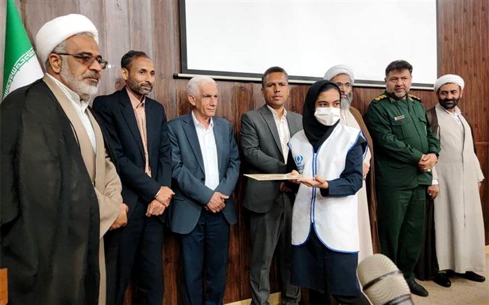 مراسم تجلیل از دانش‌آموزان فعال سازمان دانش‌آموزی قشم برگزار شد