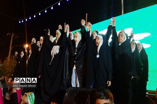 اجرای بیش از ۱۳ سرود دانش‌آموزی  و برنامه‌های مفرح در روز میلاد امام زمان (ع) در جهرم