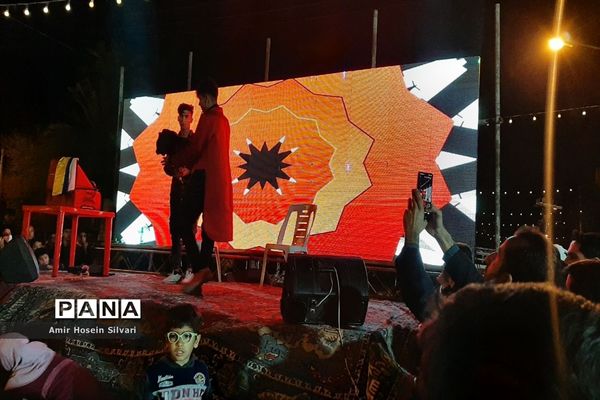 اجرای بیش از ۱۳ سرود دانش‌آموزی  و برنامه‌های مفرح در روز میلاد امام زمان (ع) در جهرم