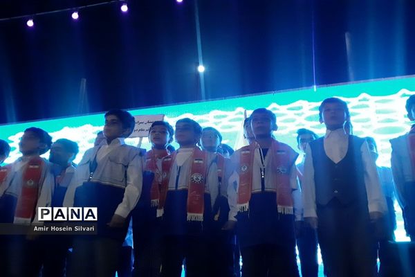 اجرای بیش از ۱۳ سرود دانش‌آموزی  و برنامه‌های مفرح در روز میلاد امام زمان (ع) در جهرم