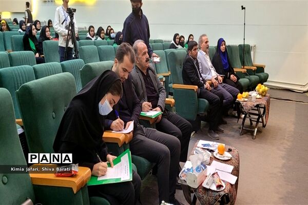اختتامیه بخش هنرهای آوایی جشنواره فرهنگی هنری فردا در شهرستان کاشمر