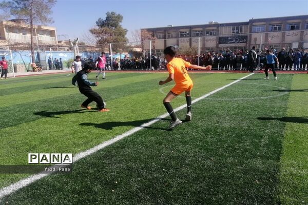 مسابقات فوتبال بین مدرسه‌ای پسران ناحیه یک یزد