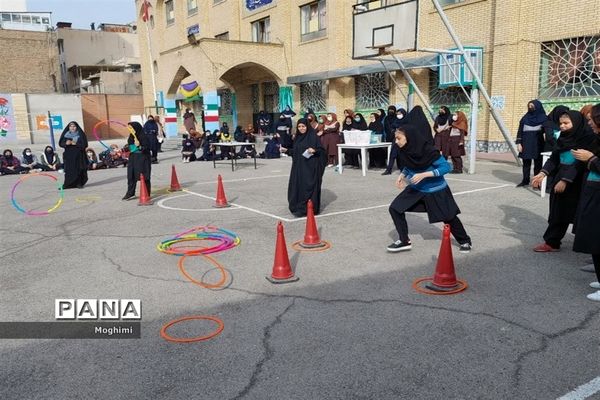 برگزاری مسابقات مفرح در دبیرستان شهید بابایی منطقه ۱۳