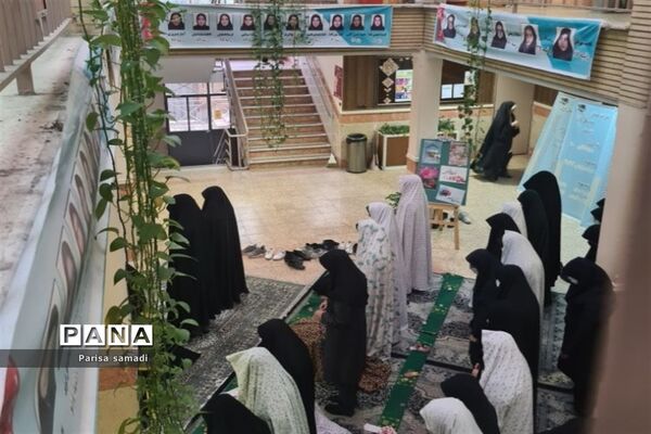 برپایی جشن بزرگ نیمه شعبان در دبیرستان فرهنگ ۱۳