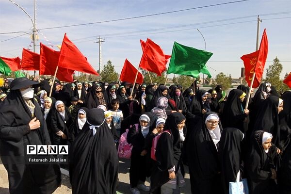 شادپیمایی دختران فاطمی قم به مقصد مسجد مقدس جمکران