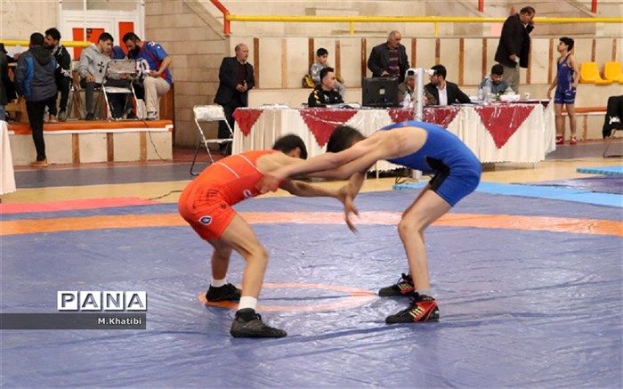برگزاری مسابقات کشتی استانی  در شهرکرد
