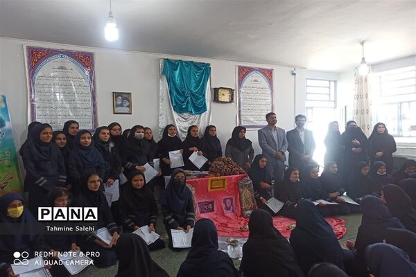 برگزاری جشن نیمه شعبان در دبیرستان متوسطه اول سمیه
