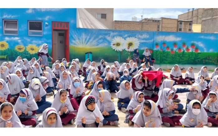 برگزاری مراسم جشن شب نیمه شعبان در مدرسه تربیت ناحیه یک اصفهان/فیلم