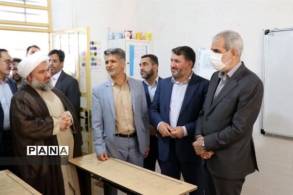 بازدید وزیر آموزش و پرورش از مدارس بافت قدیم ابرکوه