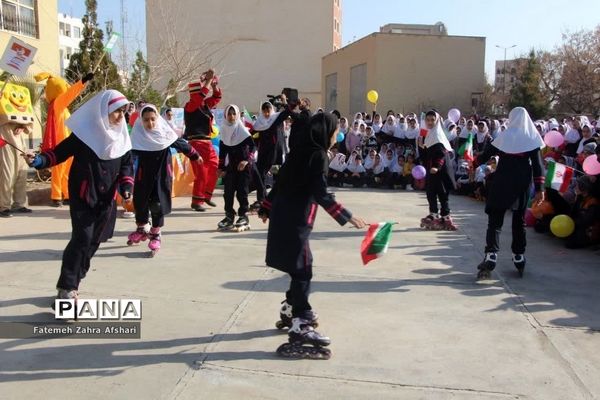 کارناوال شادی تئاتر درسی در کانون امام خمینی سمنان