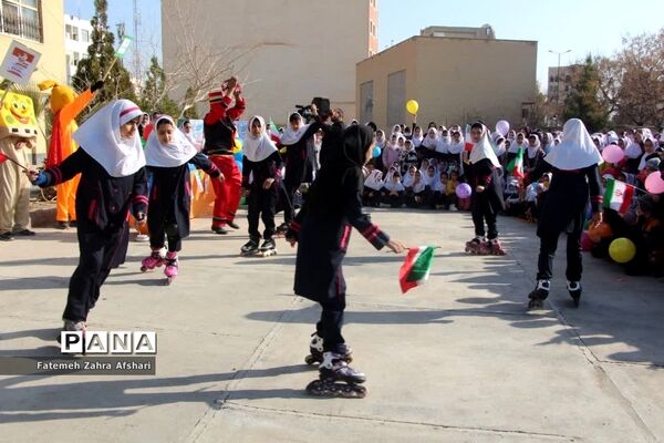 کارناوال شادی تئاتر درسی در کانون امام خمینی سمنان