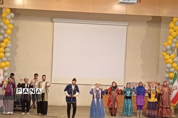 هفتمین همایش بزرگ ستارگان، ویژه دانش‌‍آموزان برتر دبیرستان شهیدمعمارزاده ناحیه 2 کرج