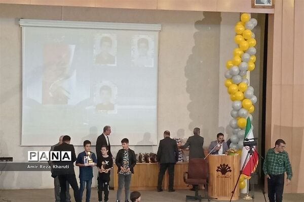 هفتمین همایش بزرگ ستارگان، ویژه دانش‌‍آموزان برتر دبیرستان شهیدمعمارزاده ناحیه 2 کرج