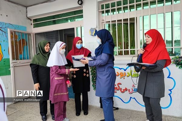 تقدیر از فعالان نماز در دبستان حضرت زهرا(س) یک رودهن