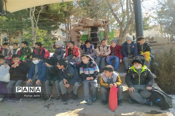 اردوی دانش‌آموزان آموزشگاه شهید آیت یک اسلامشهردر پارک ژوراسیک