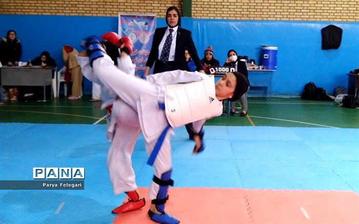 مسابقات استانی کاراته با هدف استعدادیابی هنرجویان در سطح قرچک برگزار شد