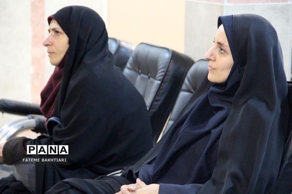 تقدیر از رابطان پژوهشسرای دخترانه رازی ناحیه یک شهرری