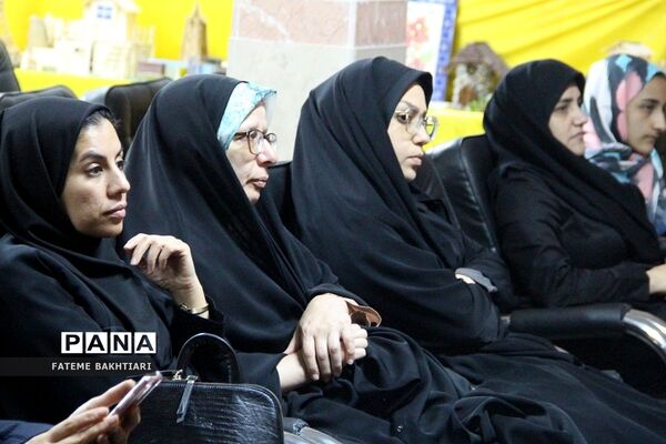 تقدیر از رابطان پژوهشسرای دخترانه رازی ناحیه یک شهرری