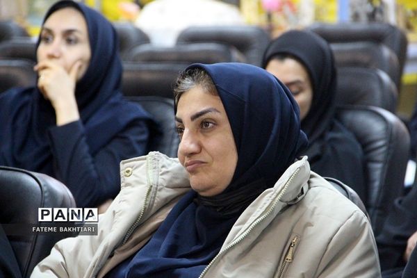 تقدیر از رابطان پژوهشسرای دخترانه رازی ناحیه یک شهرری