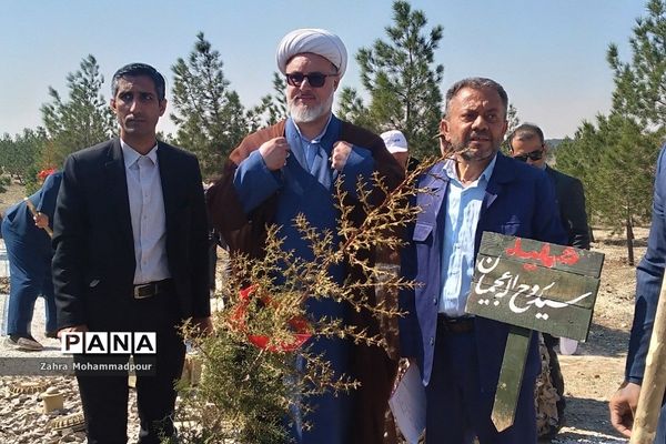 گرامیداشت هفته منابع طبیعی و آبخیزداری در شهرستان بهارستان