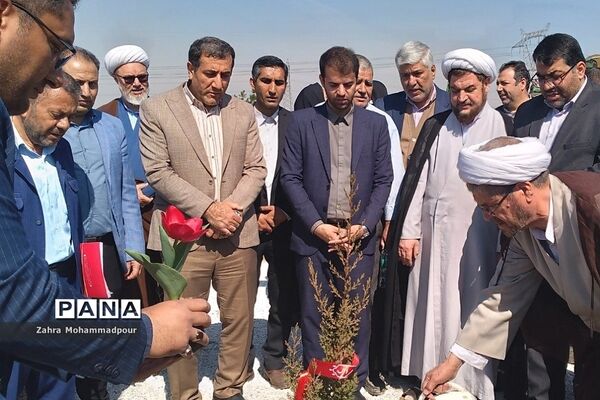 گرامیداشت هفته منابع طبیعی و آبخیزداری در شهرستان بهارستان