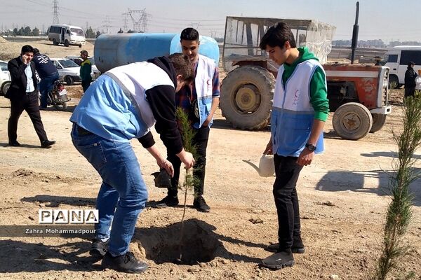 گرامیداشت هفته منابع طبیعی و آبخیزداری در شهرستان بهارستان