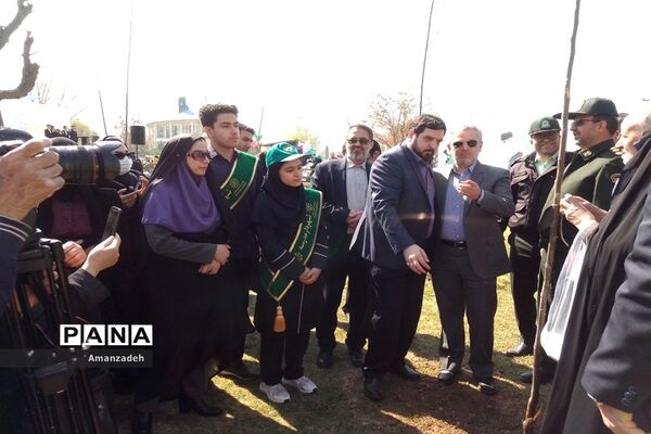 هرشهید یک درخت