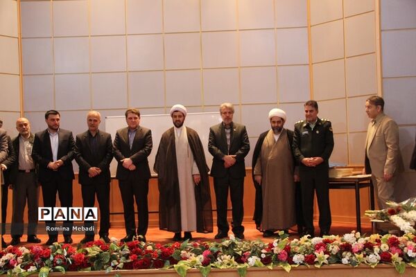 مراسم تجلیل از خدمات تلاشگران و خادمان آرامستان دارالسلام اسلامشهر