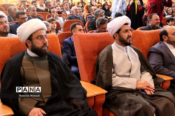 مراسم تجلیل از خدمات تلاشگران و خادمان آرامستان دارالسلام اسلامشهر