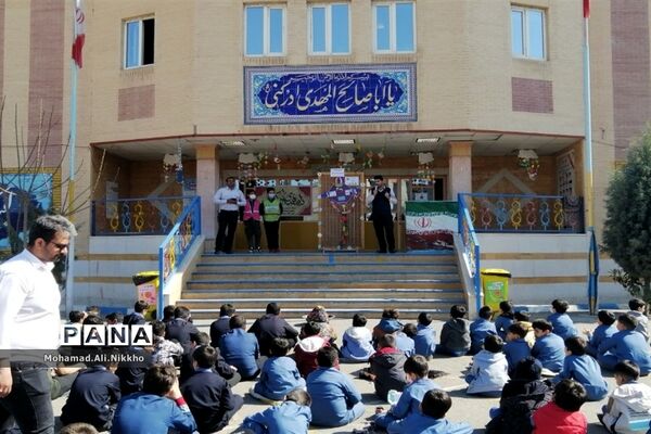 حضور آتش‌نشانان پاکدشتی در آستانه چهارشنبه سوری در مدارس